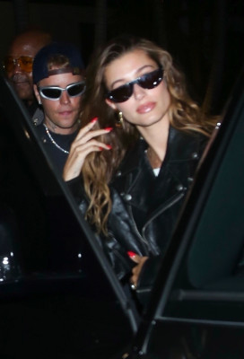 29.06 | Saindo da igreja Churchome, em Beverly Hills