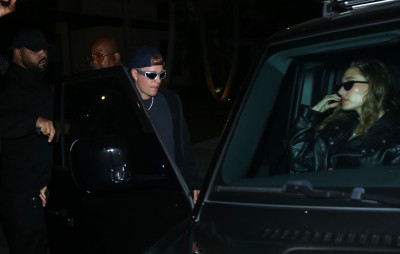 29.06 | Saindo da igreja Churchome, em Beverly Hills