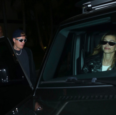 29.06 | Saindo da igreja Churchome, em Beverly Hills