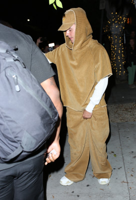 17.08 | Saindo do jantar no Catch Steak, em West Hollywood