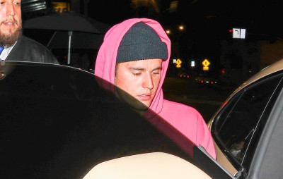 21.09 | Sai para um jantar romântico no Lavo, em West Hollywood