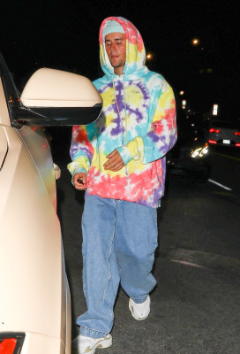 01.10 | Sai depois de um jantar tardio no San Vicente Bungalows, em West Hollywood