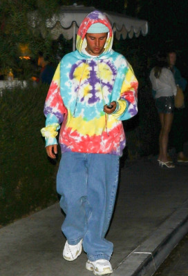 01.10 | Sai depois de um jantar tardio no San Vicente Bungalows, em West Hollywood