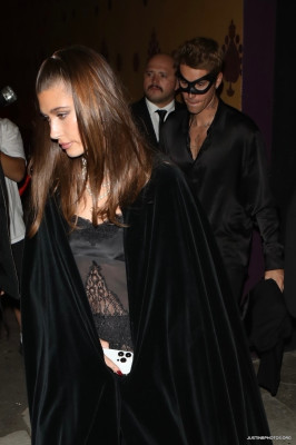 21.10 | Saindo da festa de 27º aniversário da Doja Cat em West Hollywood