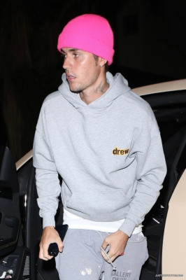 26.10 | Chega para um culto da Igreja Churchome em Beverly Hills