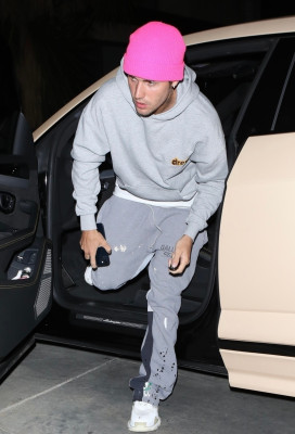 26.10 | Chega para um culto da Igreja Churchome em Beverly Hills