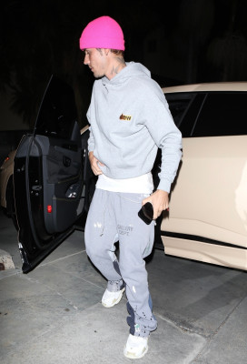 26.10 | Chega para um culto da Igreja Churchome em Beverly Hills