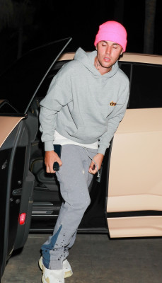 26.10 | Chega para um culto da Igreja Churchome em Beverly Hills