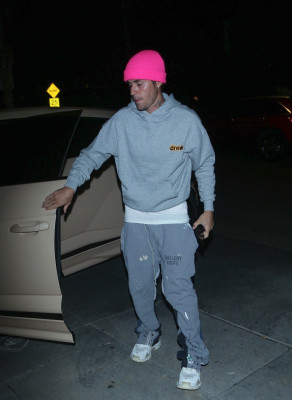 26.10 | Chega para um culto da Igreja Churchome em Beverly Hills