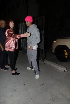 26.10 | Chega para um culto da Igreja Churchome em Beverly Hills