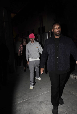 26.10 | Deixando a Igreja Churchome, em Beverly Hills