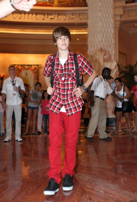 06.12 | Justin Bieber passeando em Bahamas