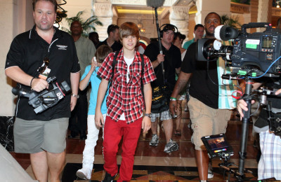 06.12 | Justin Bieber passeando em Bahamas