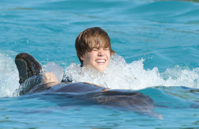 06.12 | Justin Bieber passeando em Bahamas