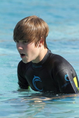 06.12 | Justin Bieber passeando em Bahamas