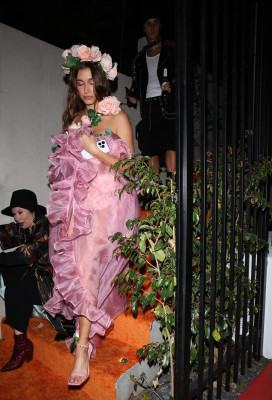 29.10 | Deixando a festa de Halloween de Vas Morgan em West Hollywood