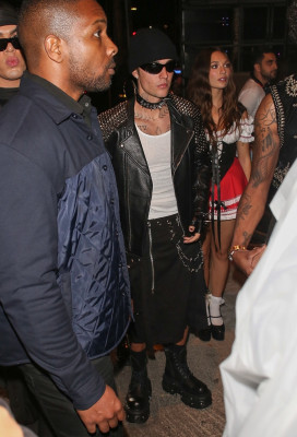 29.10 | Deixando a festa de Halloween de Vas Morgan em West Hollywood