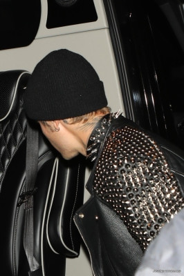 29.10 | Deixando a festa de Halloween de Vas Morgan em West Hollywood
