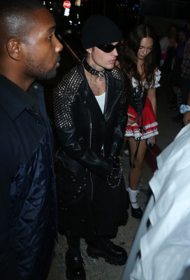 29.10 | Deixando a festa de Halloween de Vas Morgan em West Hollywood