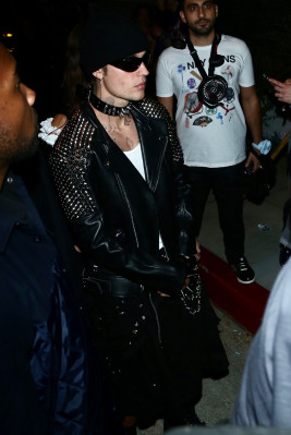 29.10 | Deixando a festa de Halloween de Vas Morgan em West Hollywood