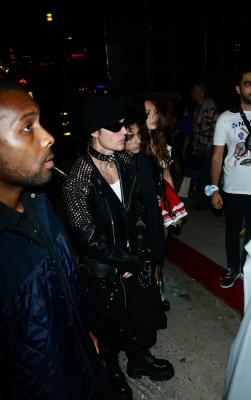 29.10 | Deixando a festa de Halloween de Vas Morgan em West Hollywood