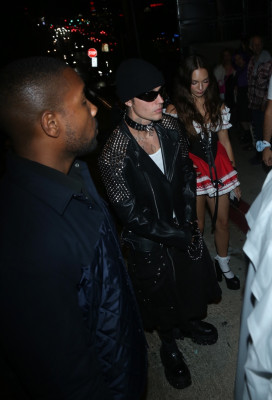 29.10 | Deixando a festa de Halloween de Vas Morgan em West Hollywood