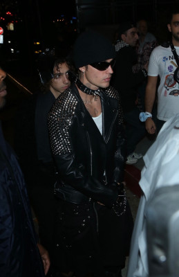 29.10 | Deixando a festa de Halloween de Vas Morgan em West Hollywood