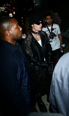 29.10 | Deixando a festa de Halloween de Vas Morgan em West Hollywood