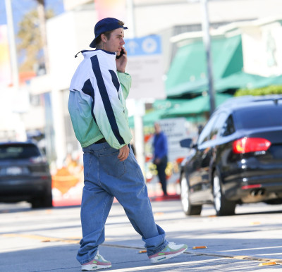06.11 | Encontra alguns amigos em West Hollywood