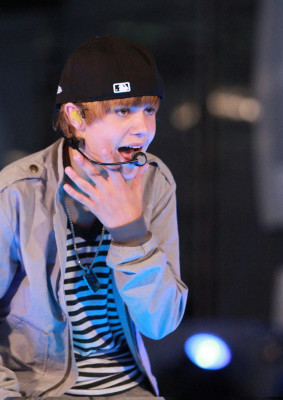 19.06 | Justin Bieber ensaiando para o MMVA 2010
