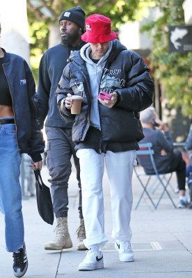 12 de novembro – Tomando café em Beverly Hills