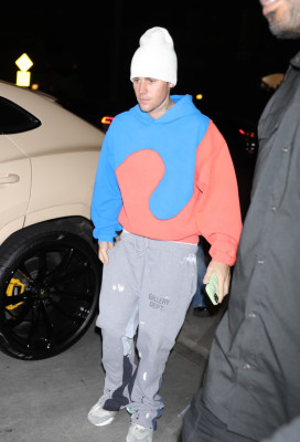 30.11 | Chega para um culto na Churchome em Beverly Hills