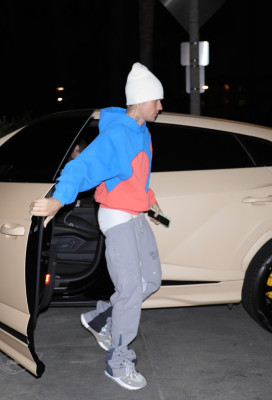 30.11 | Chega para um culto na Churchome em Beverly Hills