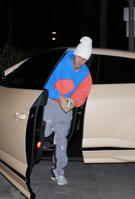 30.11 | Chega para um culto na Churchome em Beverly Hills