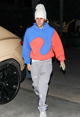 30.11 | Chega para um culto na Churchome em Beverly Hills