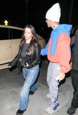 30.11 | Chega para um culto na Churchome em Beverly Hills