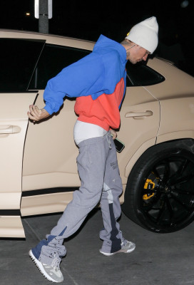 30.11 | Chega para um culto na Churchome em Beverly Hills