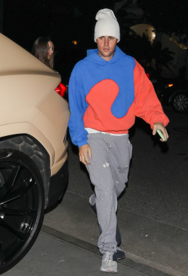30.11 | Chega para um culto na Churchome em Beverly Hills