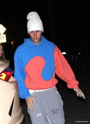 30.11 | Chega para um culto na Churchome em Beverly Hills