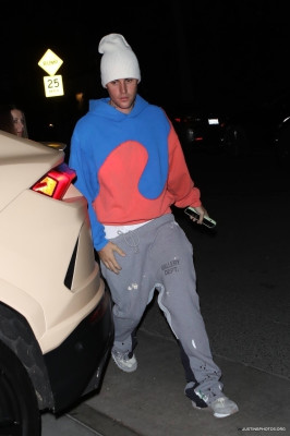 30.11 | Chega para um culto na Churchome em Beverly Hills