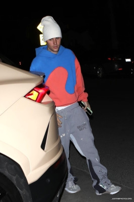 30.11 | Chega para um culto na Churchome em Beverly Hills