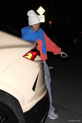 30.11 | Chega para um culto na Churchome em Beverly Hills