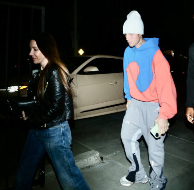 30.11 | Chega para um culto na Churchome em Beverly Hills