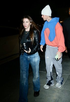 30.11 | Chega para um culto na Churchome em Beverly Hills