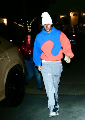 30.11 | Chega para um culto na Churchome em Beverly Hills