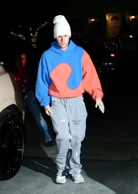 30.11 | Chega para um culto na Churchome em Beverly Hills