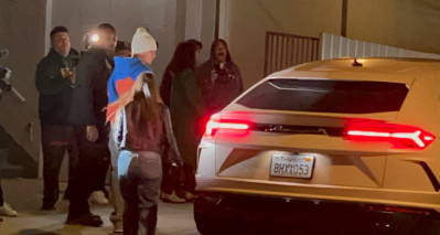 30.11 | Chega para um culto na Churchome em Beverly Hills
