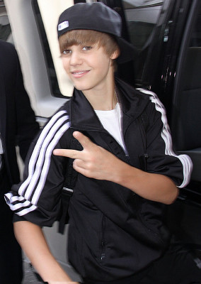 19.06 | Justin Bieber chegando no aeroporto em Toronto, Canadá