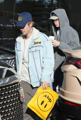 13.12 | Saindo do Beverly Glen Deli em Los Angeles