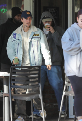 13.12 | Saindo do Beverly Glen Deli em Los Angeles